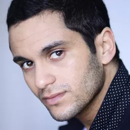 Malik Bentalha - 我與牛牛遊法國演員 飾演Young suburbs exhibition