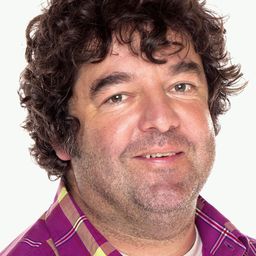 Rainer Piwek 飾演 Toby Breuer