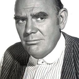 James Westerfield 飾演 Officer Hanson