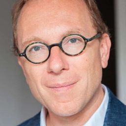 Bertrand Périer - 聲不在高演員 飾演Court of Cassation Attorney