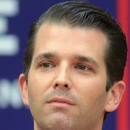 Donald Trump, Jr. - 24 Hours: Assault on the Capitol演員 飾演Self