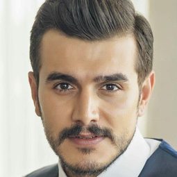 Kemal Uçar - 師奶鎮長演員 飾演Komutan Celal