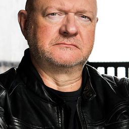 Paul Nicholas Mason 飾演 Oren the Warlock