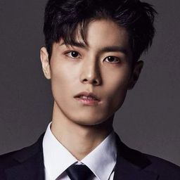 Lee Jae-hyeong 飾演 Self