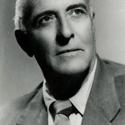 Javier de Rivera 飾演 Padre de Blanca