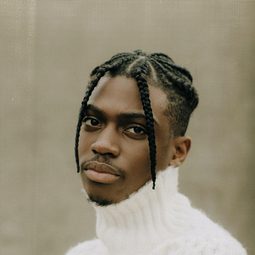 Frank Onana - 血土演員 飾演Nasser