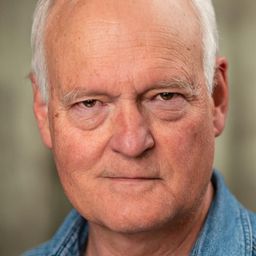 Robert Parson 飾演 Hector (segment "Running Scared")