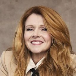 Sian Gibson 飾演 Gemma