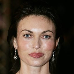 娜塔莎·懷曼 - 嘴對嘴演員 飾演Rose