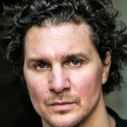 Nagy Ervin - 夢鹿情緣演員 飾演Sándor