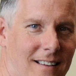 Quinton Peeples - 橄欖球傳奇編劇