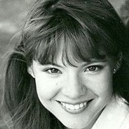 Ellen Dunning 飾演 Robin Meeker