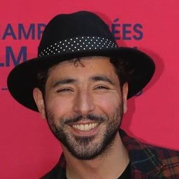 Redouanne Harjane 飾演 Mehdi