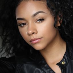 Alexus Lapri Geier 飾演 Madison