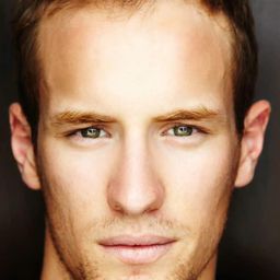 Joel Jackson 飾演 Marcus