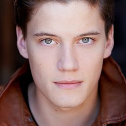 Justin Kelly 飾演 Conner