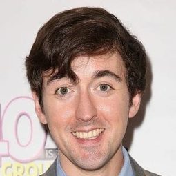 Matt Cook - 里卡多一家演員 飾演1st AD