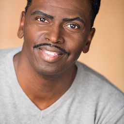 Sid Burston 飾演 Mr. Sweet