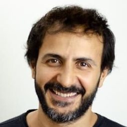 Ahmet Sarsılmaz - 師奶鎮長演員 飾演Yusuf