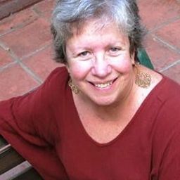 Georgina Borri 飾演 Doña Alma (segment "En la Guagua")