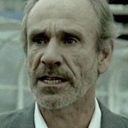 Ramsay Ross 飾演 Pistoleiro