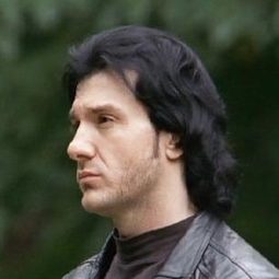 Miles Jonn-Dalton 飾演 Marquis