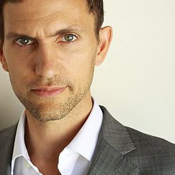 Ron Menzel 飾演 Patrick