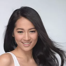 奈克·安賈妮 飾演 