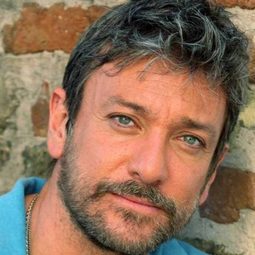 Sergio Assisi - Guardians of the Clouds演員 飾演Crescenzo