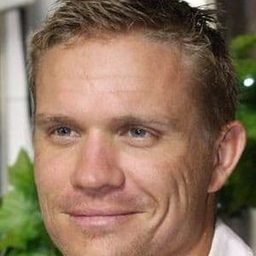 Conrad Coleby 飾演 Jerome Hestor