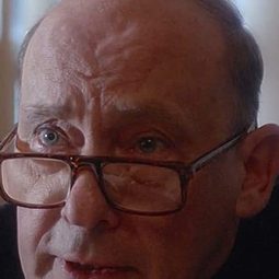 Don MacKay 飾演 Preston