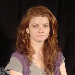 Ioana Barbu - 戰慄公寓演員 飾演Waitress