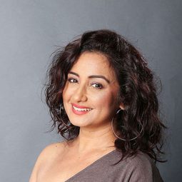 迪維亞·杜塔 - 看不見的財寶演員 飾演Bhavani