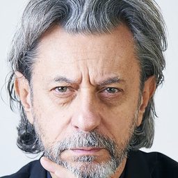 Pivio - 緩慢 17演員 飾演Ascensorista