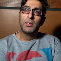 Sanjeev Kohli 飾演 Vikram
