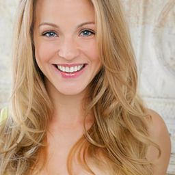 Amanda Clayton 飾演 Gina Pierce