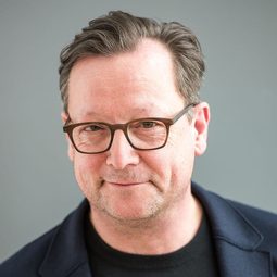 馬提亞士白朗 飾演 Richard