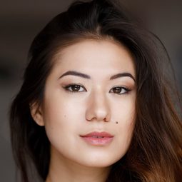 Katharine King 飾演 Sage