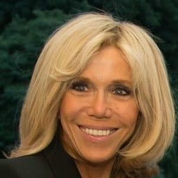 Brigitte Macron 飾演 Self