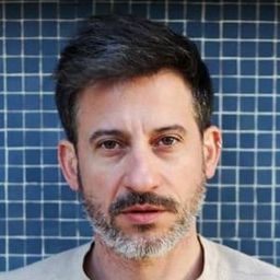 阿方索·托特 飾演 Eleuterio Fernández Huidobro