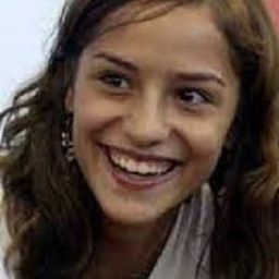 菲利亞·貝洽拉 飾演 Lamia