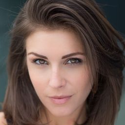 Lili Mirojnick 飾演 Jordana