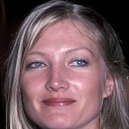 Gail Jensen 飾演 Camille Henry