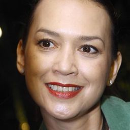 艾拉·韋伯沃 飾演 Talia's Mother