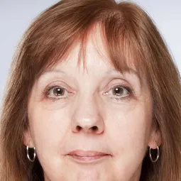 Ruth Sheen - Elephants Can Remember演員 飾演Madame Rosentelle