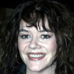Josie Lawrence 飾演 Sally/Helen(voice: UK version)