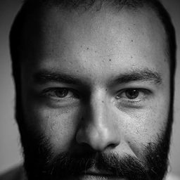 Constantin Dogioiu 飾演 