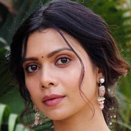 Shreya Gupto - 除惡使者演員 飾演Medical intern