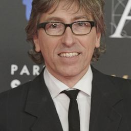 David Trueba - 愛失禁演員 飾演Prof. Ética