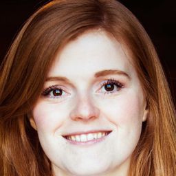 蘿倫·考科蘭 飾演 Nurse Lila